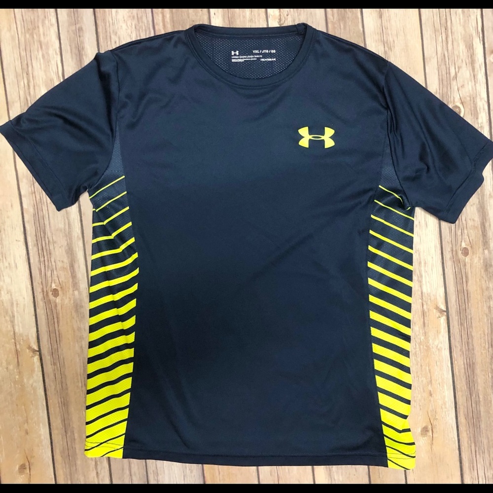 Under Armour boys shirt size YXL used